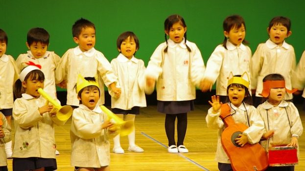 "Theater des Estrada-Liedes" des Zentrums für Ästhetische Erziehung von Kindern der Region Nizhny Novgorod wird vor der Vorstellung des "Nussknackers" im Nizhny Novgorod TYUZ am 1. Juni auftreten