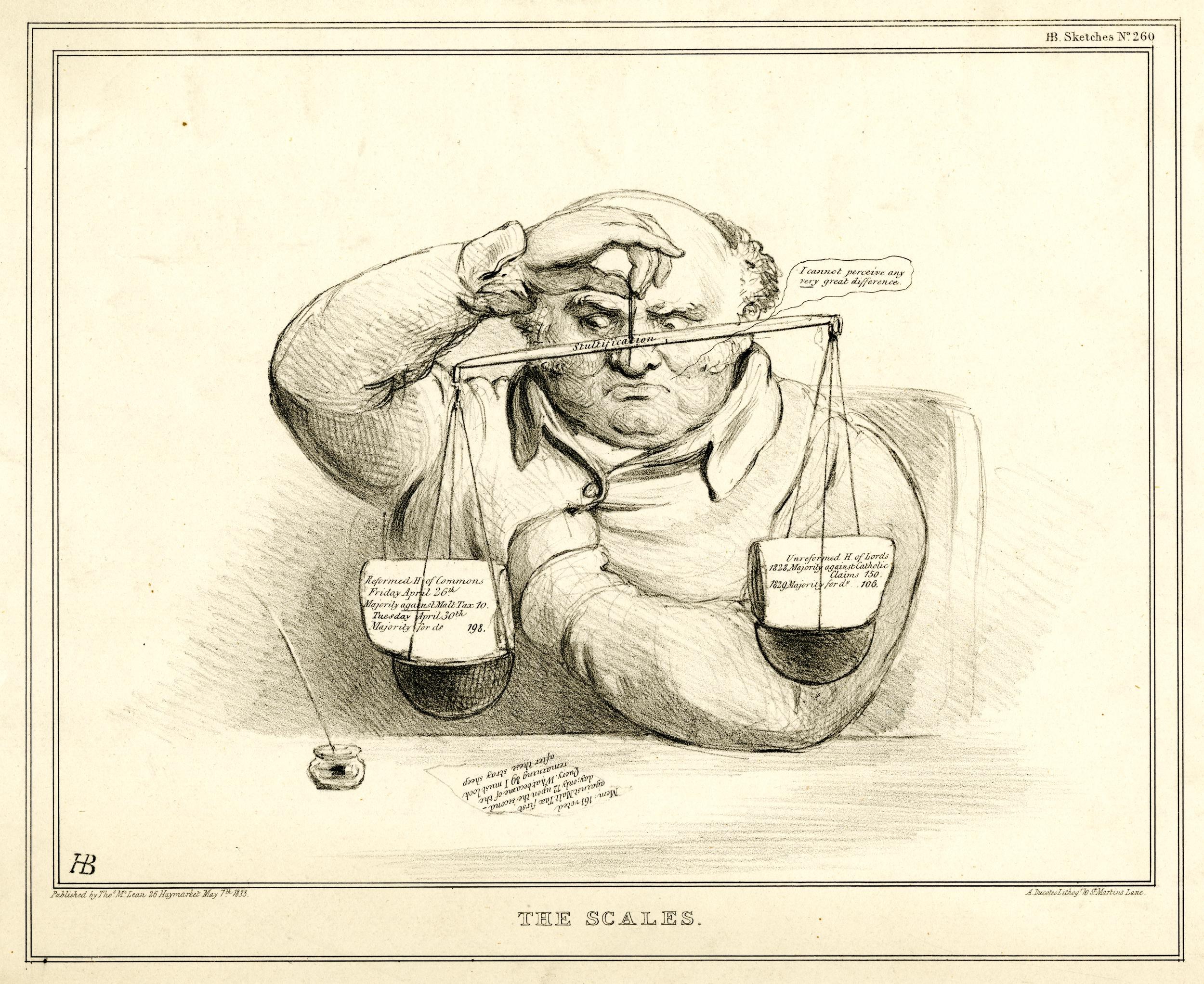 Ein Mann in Anzug sitzt an einem Tisch mit einer Waage davor und sieht konzentriert auf Papiere mit Text und Zahlen.