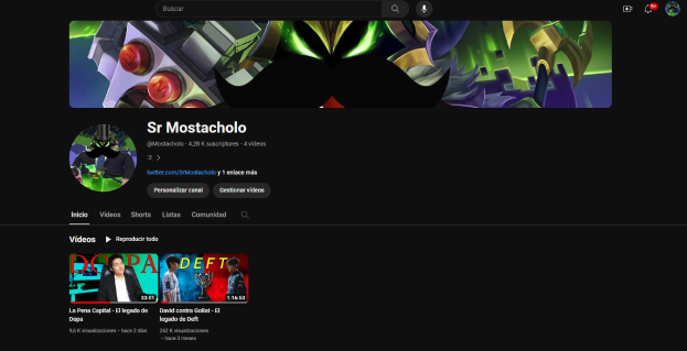 Screenshot einer Website mit schwarzem Hintergrund und animierten Bildern und Text, der "Wie lade ich YouTube-Videos herunter" anzeigt, was auf einen YouTube-Video-Streaming-Dienst hindeutet.