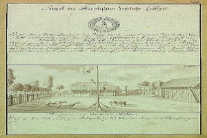 Schwarz-weißer Abzug der ersten Entwurfsfassung der deutschen Verfassung, der eine Straßenansicht mit einer Flagge an einem Mast, Gebäuden, Bäumen und Himmel zeigt.