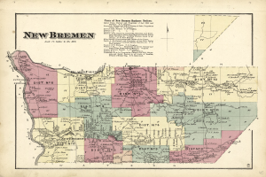 Ein altes Stadtplan von New Bremen, Wisconsin, mit farbigen Bezirken und Texten, die die Geschäftsmeldungen, Bevölkerung, Straßen und Sehenswürdigkeiten der Stadt beschreiben.