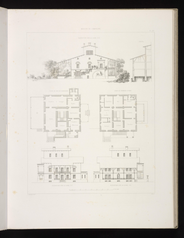 Offenes Buch mit dem Titel "Pläne der Maison de Campagne", das detaillierte architectonische Pläne eines Hauses zeigt, einschließlich der Raumaufteilung, Fenster, Türen und Maße, mit einer Hausillustration auf dem Cover und Bäumen im Hintergrund.