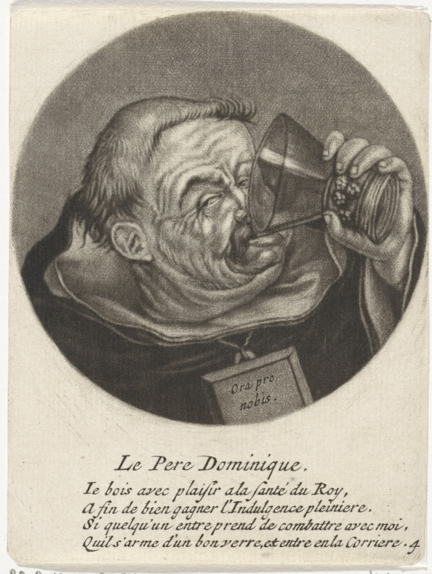 Alter Mann mit kurzen dunklen Haaren, ernstem Gesichtsausdruck und geschlossenen Augen, der aus einem Glas trinkt, das er in seiner rechten Hand hält.