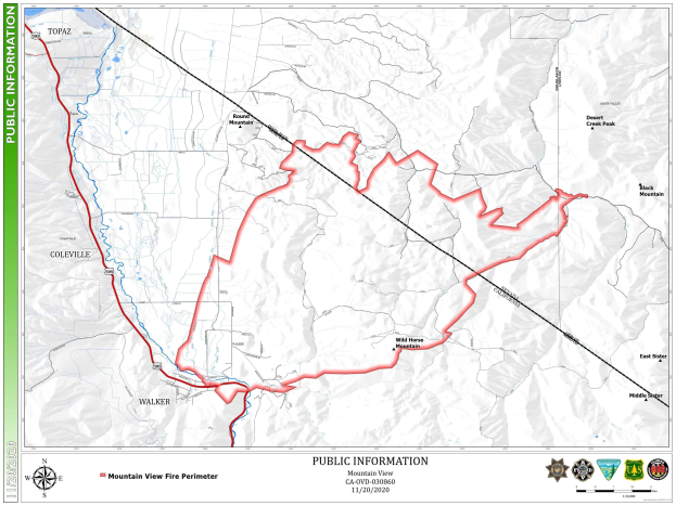 Ausführliche Wanderkarten-Poster zu einem Gipfel mit Route, Sehenswürdigkeiten und unterstützendem Text und Logos.